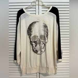 Torrid, Women's Dolman Top with Starry Skull Graphic, Cream, 14-16 (1X), NWT